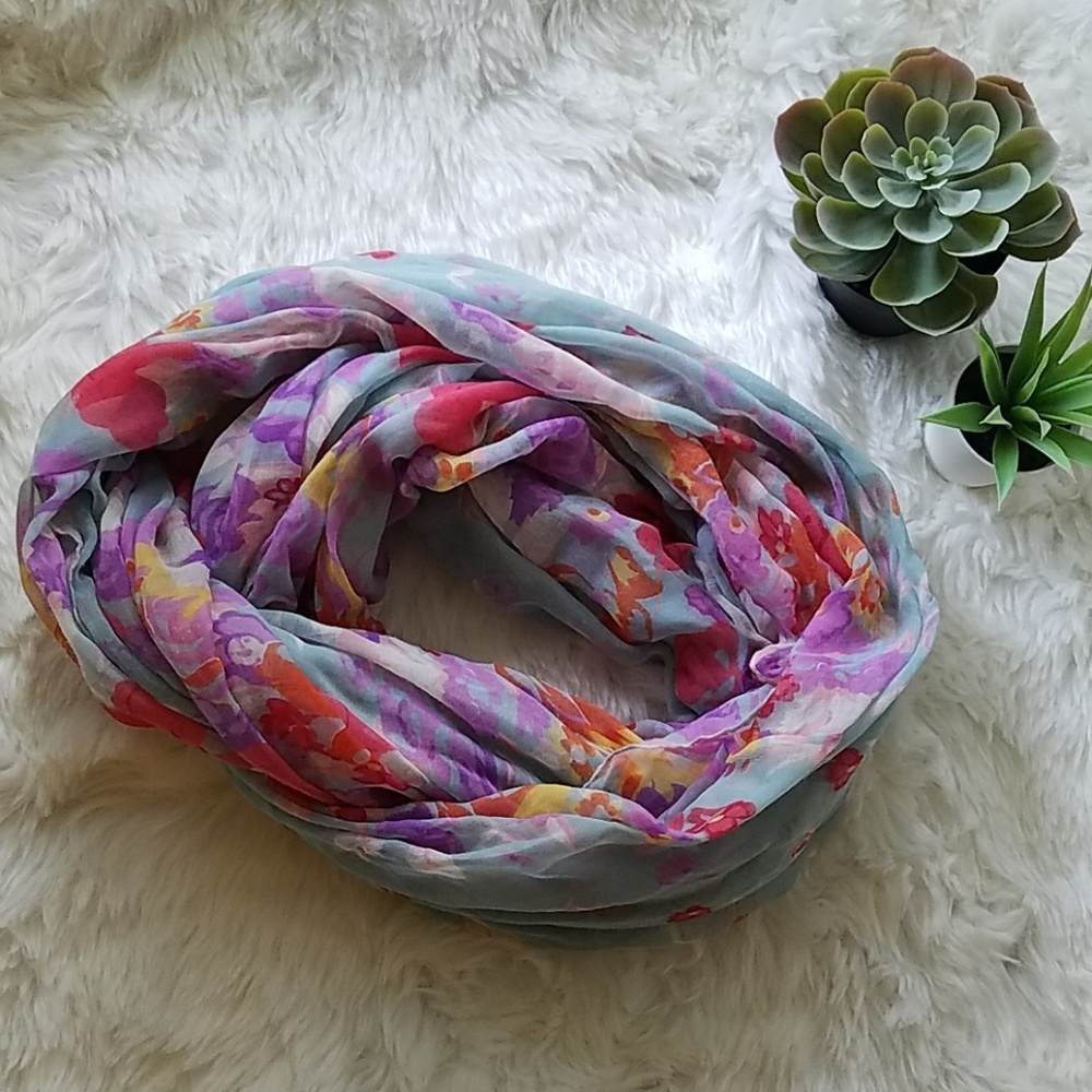 Candies Infinity floral scarf